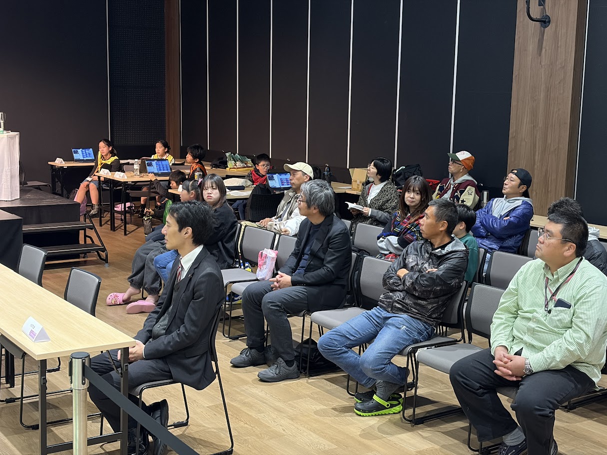 大会の様子の画像